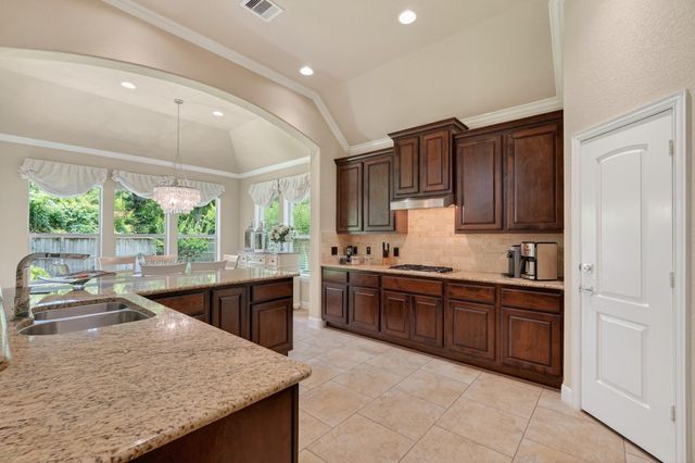 55 S Victoriana Circle, Spring, TX 77389