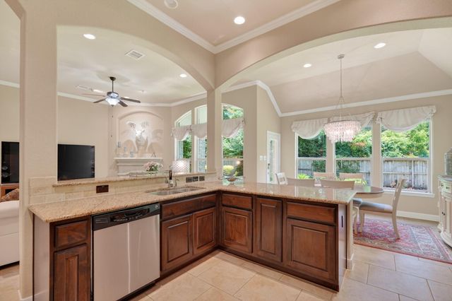 55 S Victoriana Circle, Spring, TX 77389