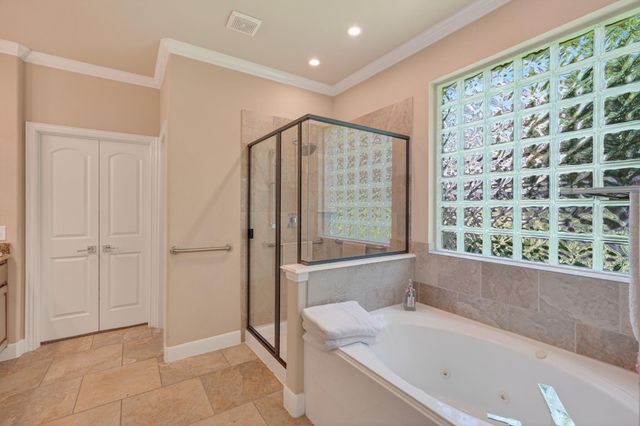 55 S Victoriana Circle, Spring, TX 77389