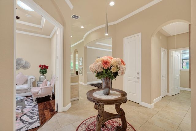 55 S Victoriana Circle, Spring, TX 77389