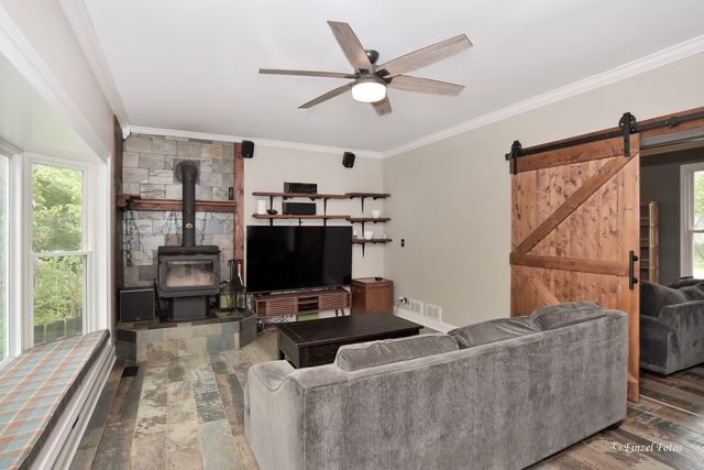 155 Salford Drive, Algonquin, IL 60102