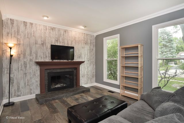 155 Salford Drive, Algonquin, IL 60102