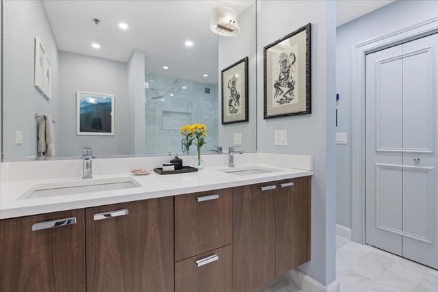 737 W Washington Boulevard 802, Chicago, IL 60661