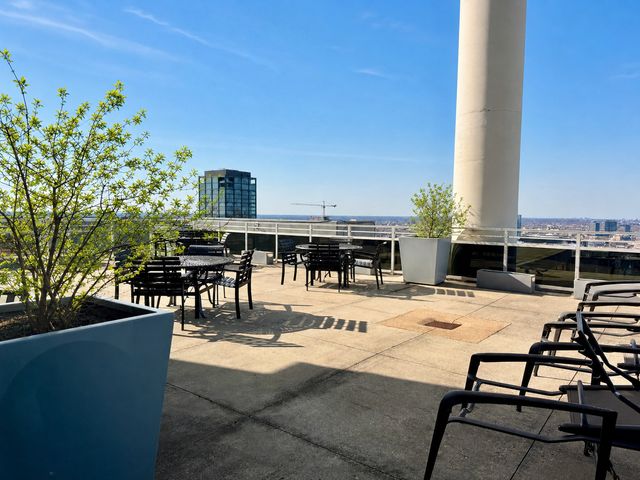 737 W Washington Boulevard 802, Chicago, IL 60661