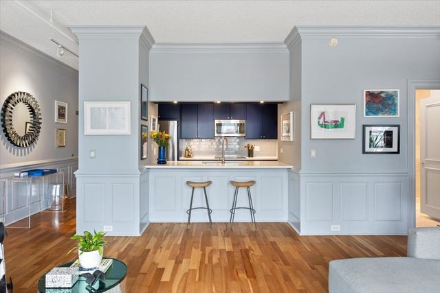737 W Washington Boulevard 802, Chicago, IL 60661