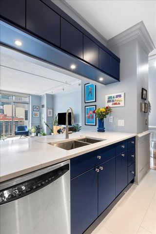 737 W Washington Boulevard 802, Chicago, IL 60661