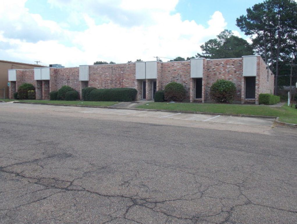 211 Gay Street, Mccomb, MS 39648