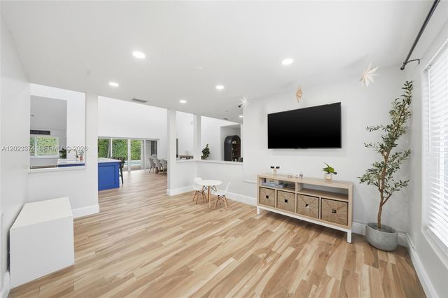 19920 NW 9th Dr 19920, Pembroke Pines, FL 33029