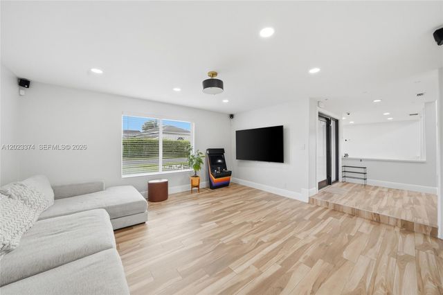 19920 NW 9th Dr 19920, Pembroke Pines, FL 33029