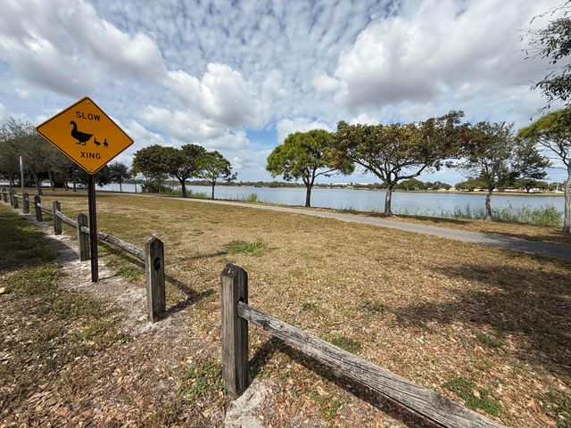 2004 Lake Osborne Drive 4, Lake Worth Beach, FL 33461