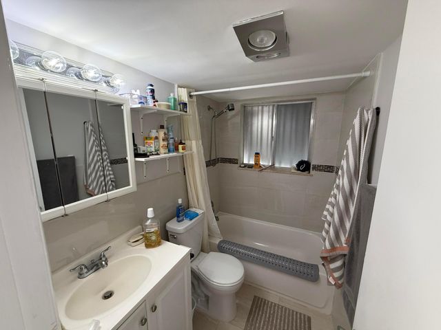 2004 Lake Osborne Drive 4, Lake Worth Beach, FL 33461