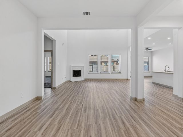 818 Kingwood Drive, League City, TX 77573