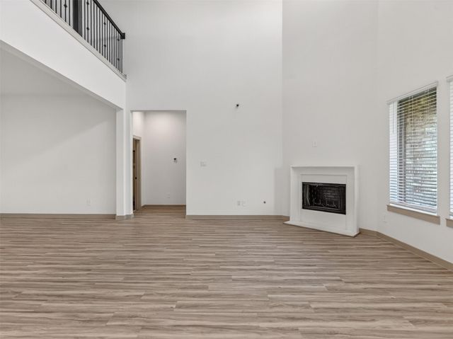 818 Kingwood Drive, League City, TX 77573