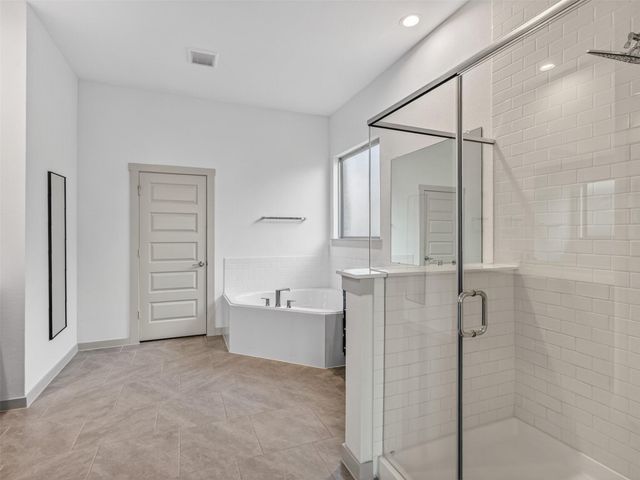 818 Kingwood Drive, League City, TX 77573