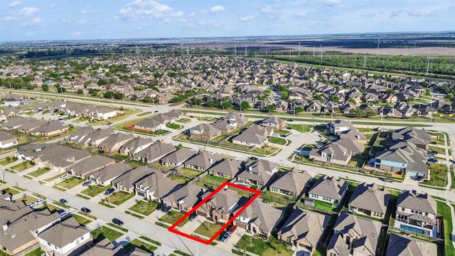 818 Kingwood Drive, League City, TX 77573