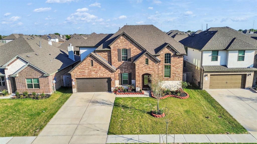 818 Kingwood Drive, League City, TX 77573