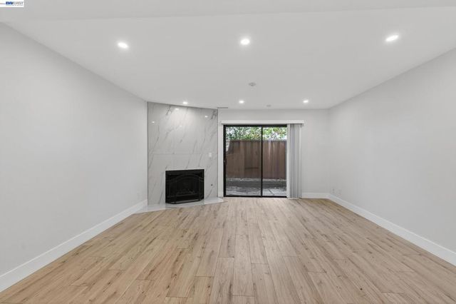 6341 Joaquin Murieta Ave C, Newark, CA 94560