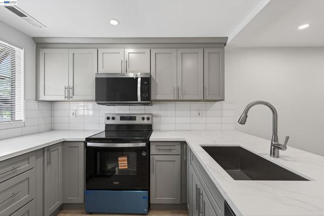 6341 Joaquin Murieta Ave C, Newark, CA 94560