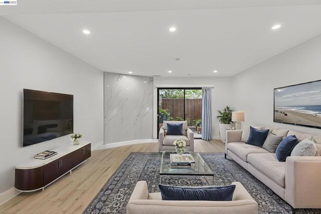 6341 Joaquin Murieta Ave C, Newark, CA 94560