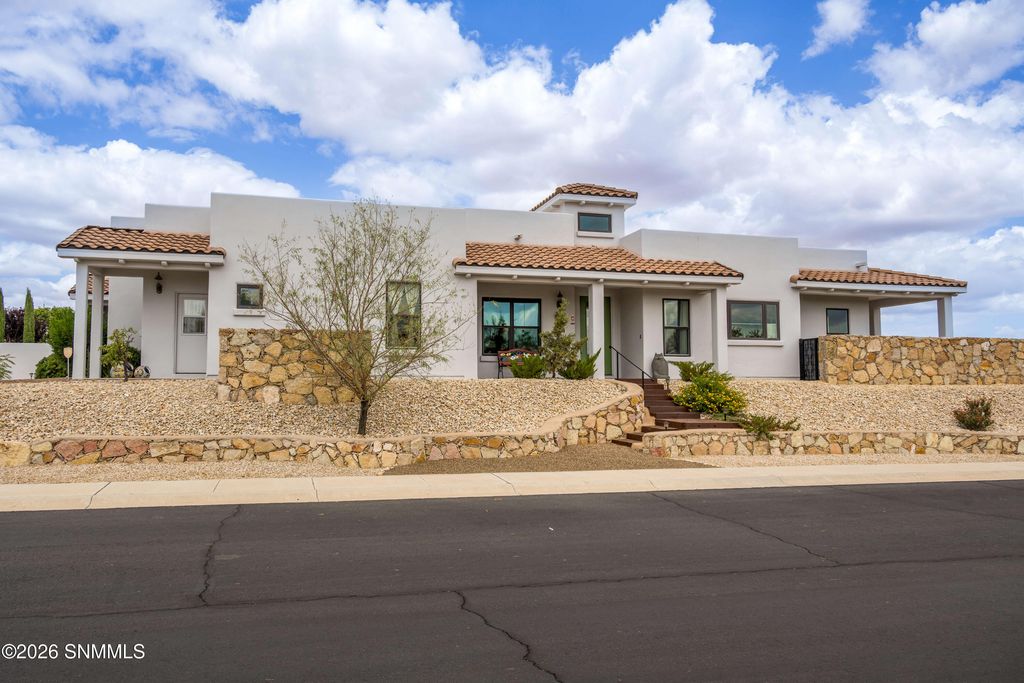 5174 Picuris Court, Las Cruces, NM 88011