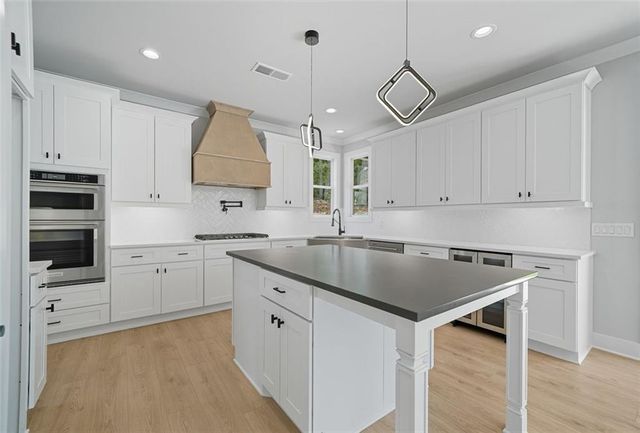 7530 Crestline Drive, Dawsonville, GA 30534