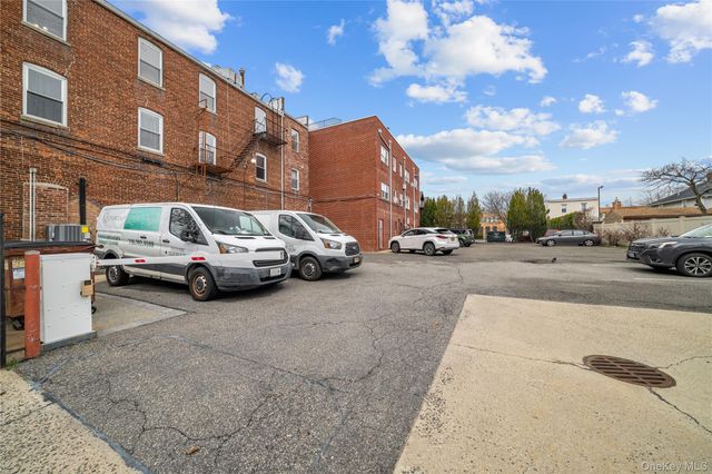 410 Jericho Turnpike 2C, New Hyde Park, NY 11040