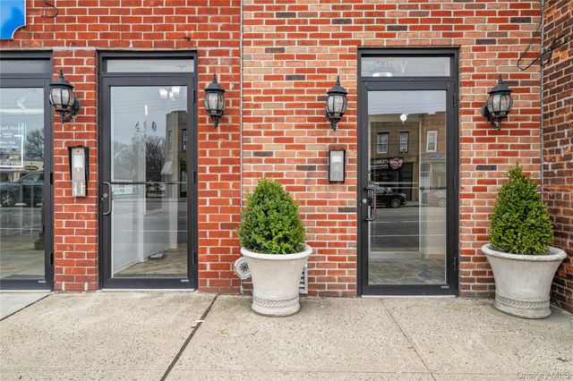 410 Jericho Turnpike 2C, New Hyde Park, NY 11040