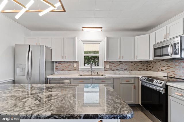 5002 COLORADO AVE, Harrisburg, PA 17109