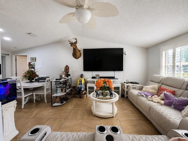 1341 FOXWOOD DRIVE, Lutz, FL 33549