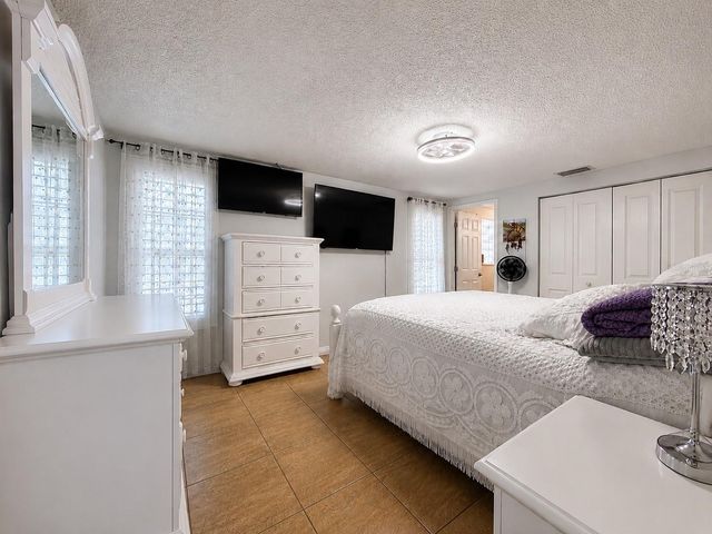 1341 FOXWOOD DRIVE, Lutz, FL 33549