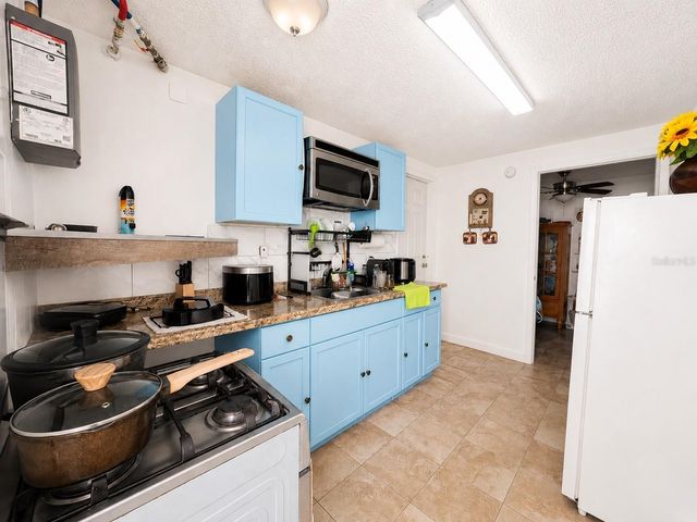 1341 FOXWOOD DRIVE, Lutz, FL 33549