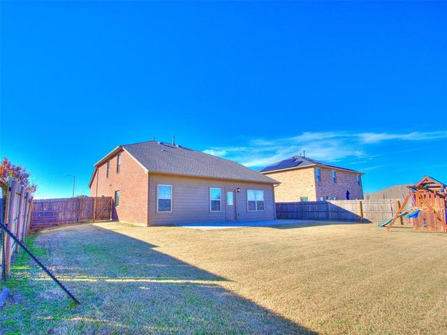 2408 Ressie Lane, Yukon, OK 73099