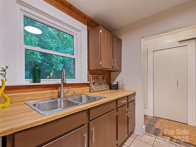 24 Katydid Lane, Maggie Valley, NC 28751