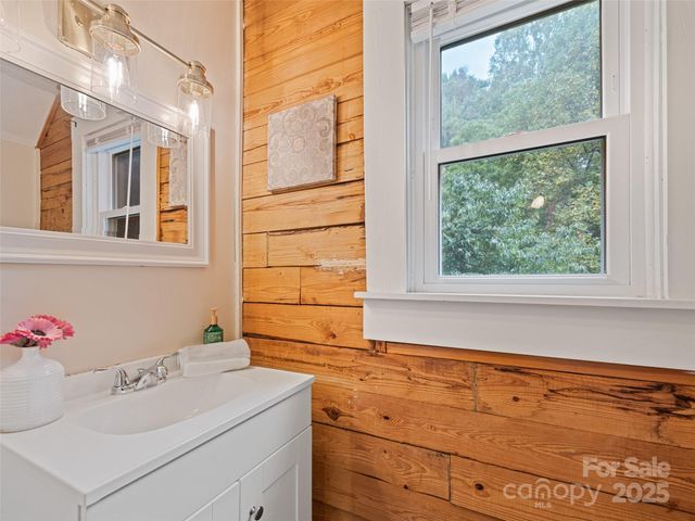 24 Katydid Lane, Maggie Valley, NC 28751