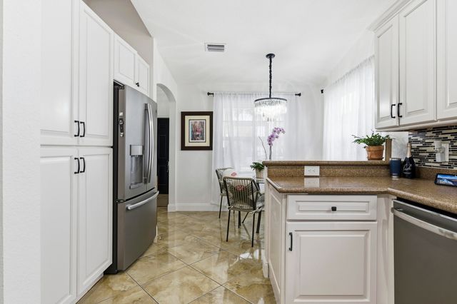 340 Hammocks Trail, Greenacres, FL 33413