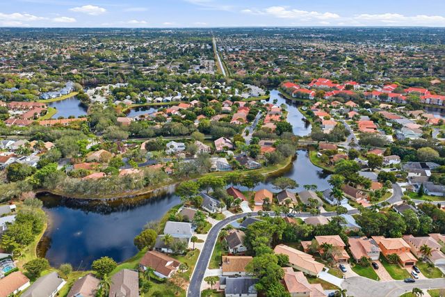 340 Hammocks Trail, Greenacres, FL 33413