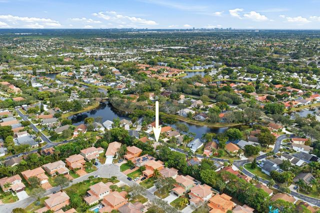 340 Hammocks Trail, Greenacres, FL 33413