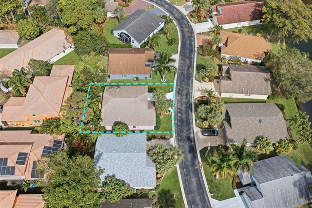 340 Hammocks Trail, Greenacres, FL 33413