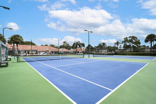 340 Hammocks Trail, Greenacres, FL 33413