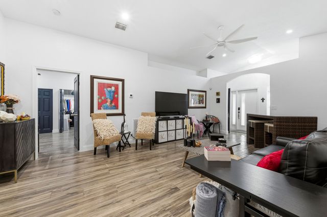 340 Hammocks Trail, Greenacres, FL 33413