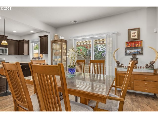17366 Se BLACKBURN St, Damascus, OR 97089