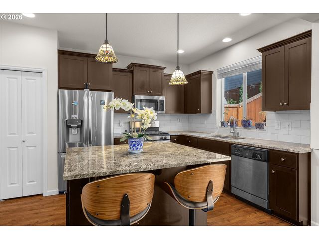 17366 Se BLACKBURN St, Damascus, OR 97089