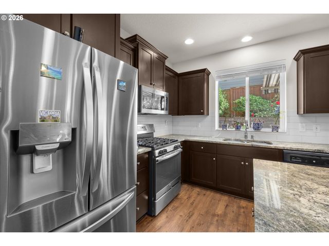 17366 Se BLACKBURN St, Damascus, OR 97089