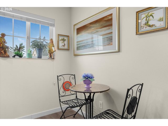 17366 Se BLACKBURN St, Damascus, OR 97089
