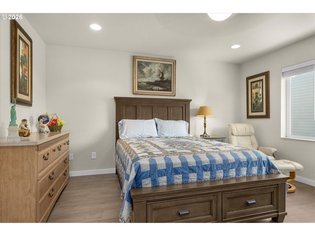 17366 Se BLACKBURN St, Damascus, OR 97089