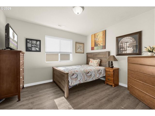 17366 Se BLACKBURN St, Damascus, OR 97089