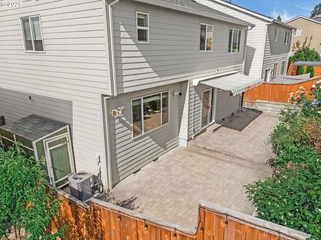 17366 Se BLACKBURN St, Damascus, OR 97089