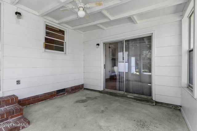 1 Lee Court, Jacksonville, NC 28546