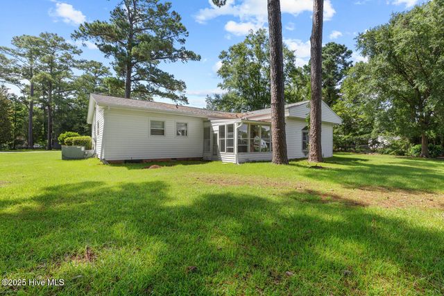 1 Lee Court, Jacksonville, NC 28546