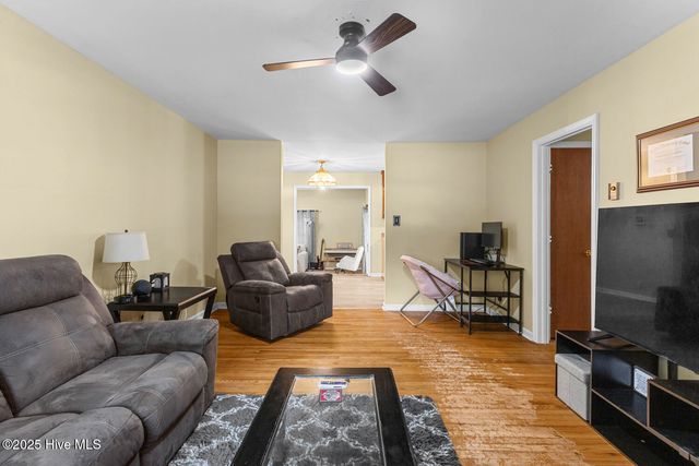 1 Lee Court, Jacksonville, NC 28546